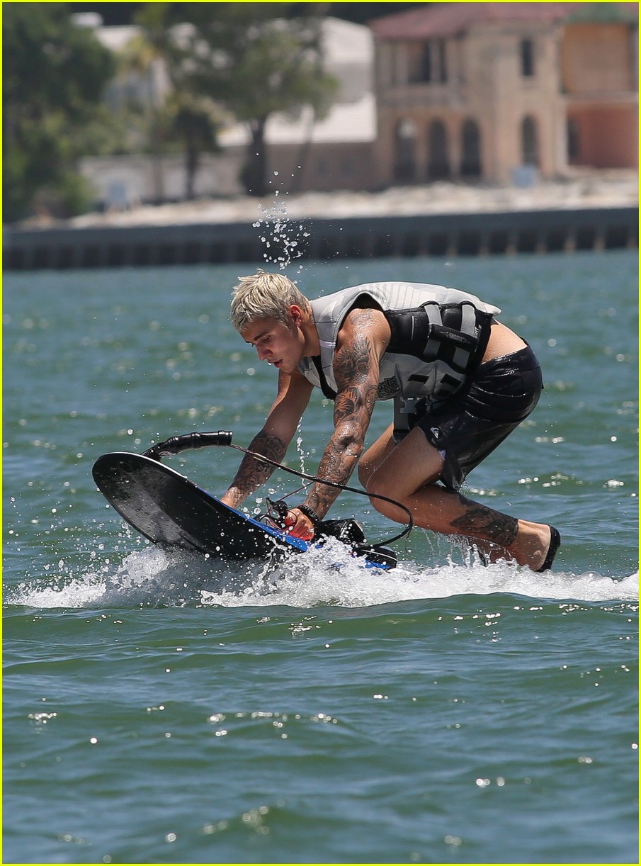 justin bieber hangs on yacht brother jaxon and female friend 24