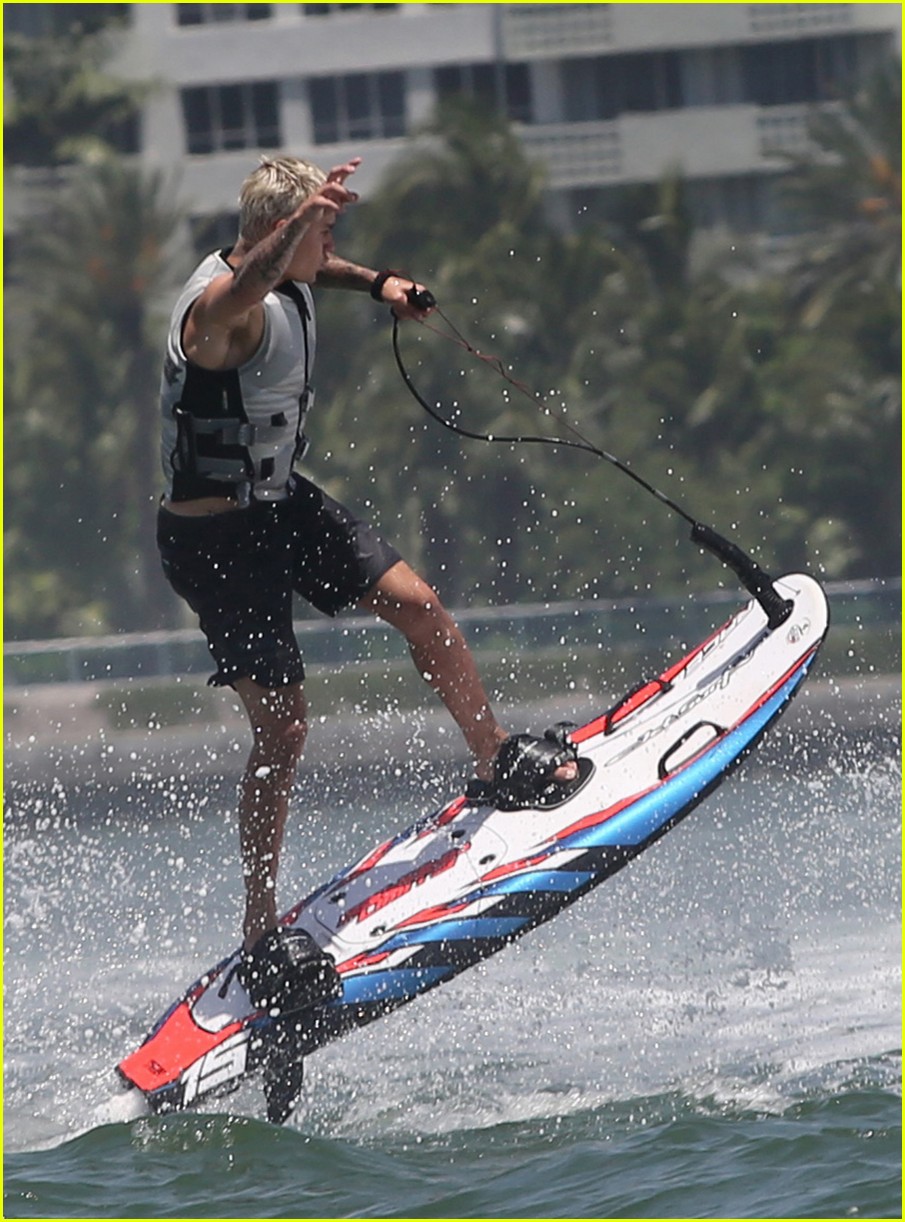 justin bieber hangs on yacht brother jaxon and female friend 34