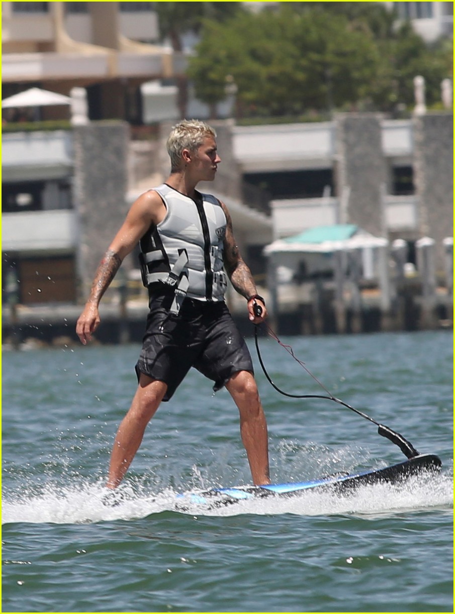 justin bieber hangs on yacht brother jaxon and female friend 39