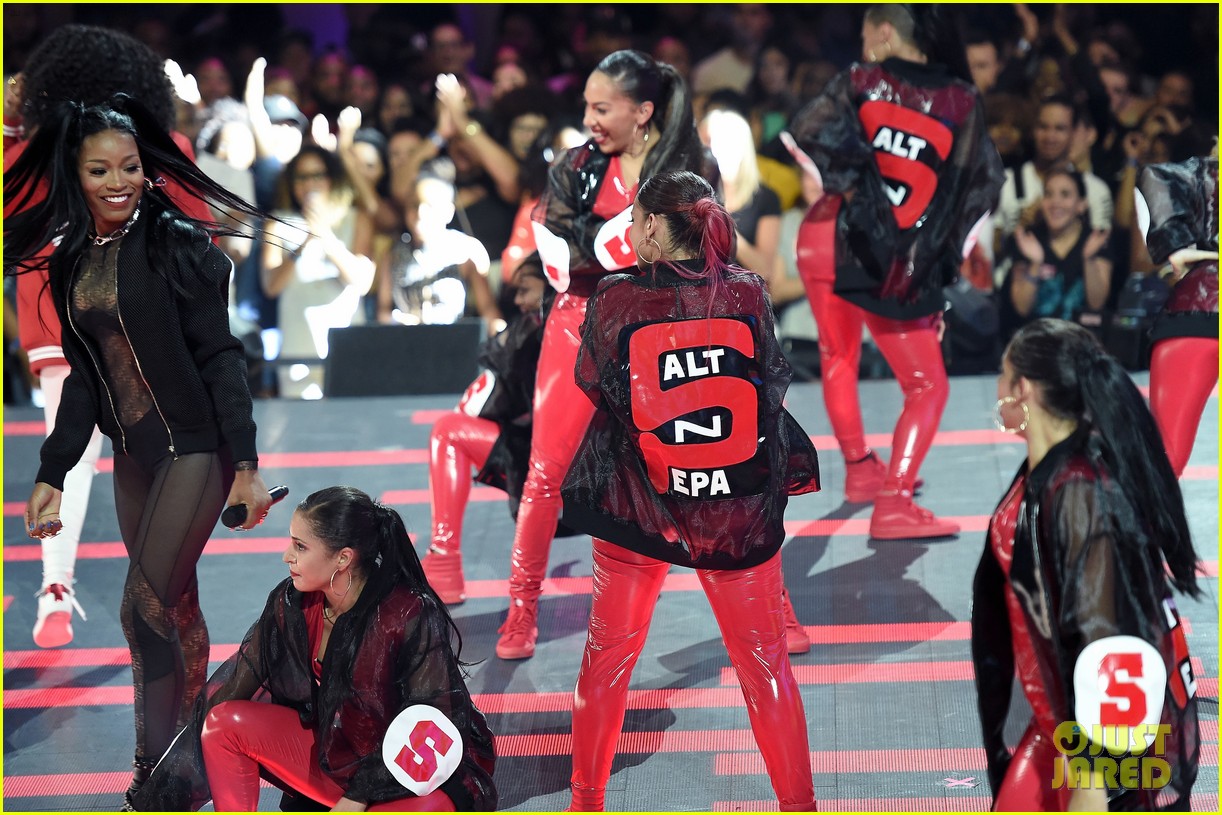 keke palmer takes the stage at vh1 hip hop honors 05