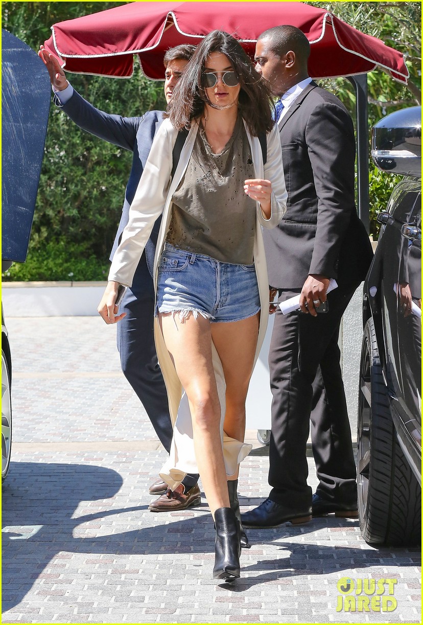 kendall jenner casual outing khloe beverly hills 01