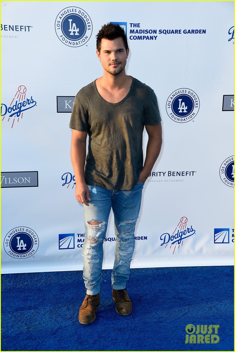lea michele taylor lautner chace crawford dodgers fdn gala 13