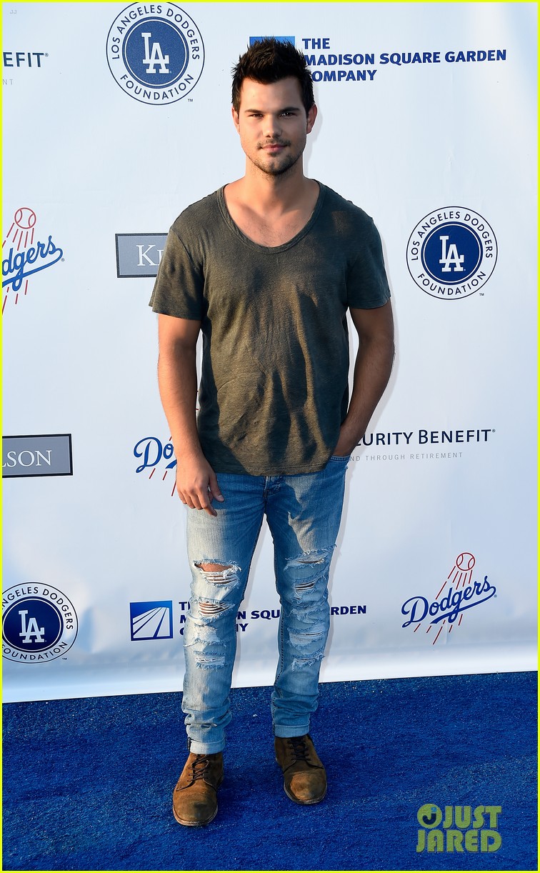 lea michele taylor lautner chace crawford dodgers fdn gala 14