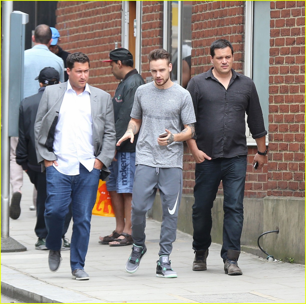 liam payne heads to studio after announcing record deal 03