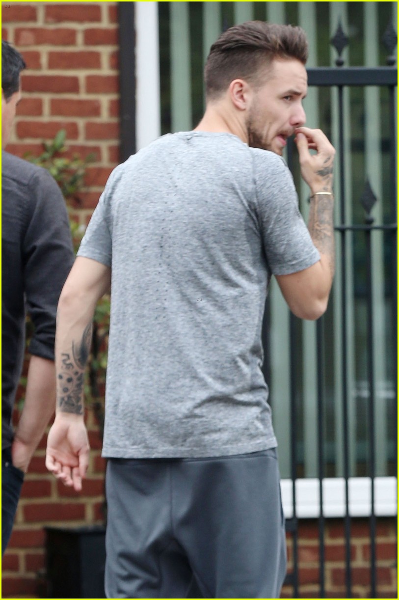 liam payne heads to studio after announcing record deal 07
