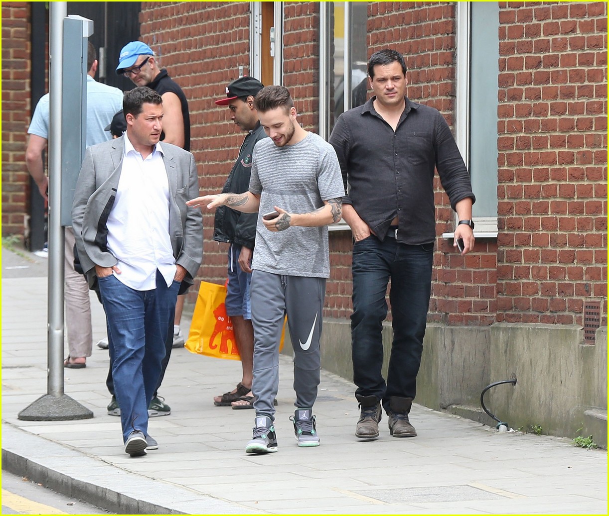 liam payne heads to studio after announcing record deal 12