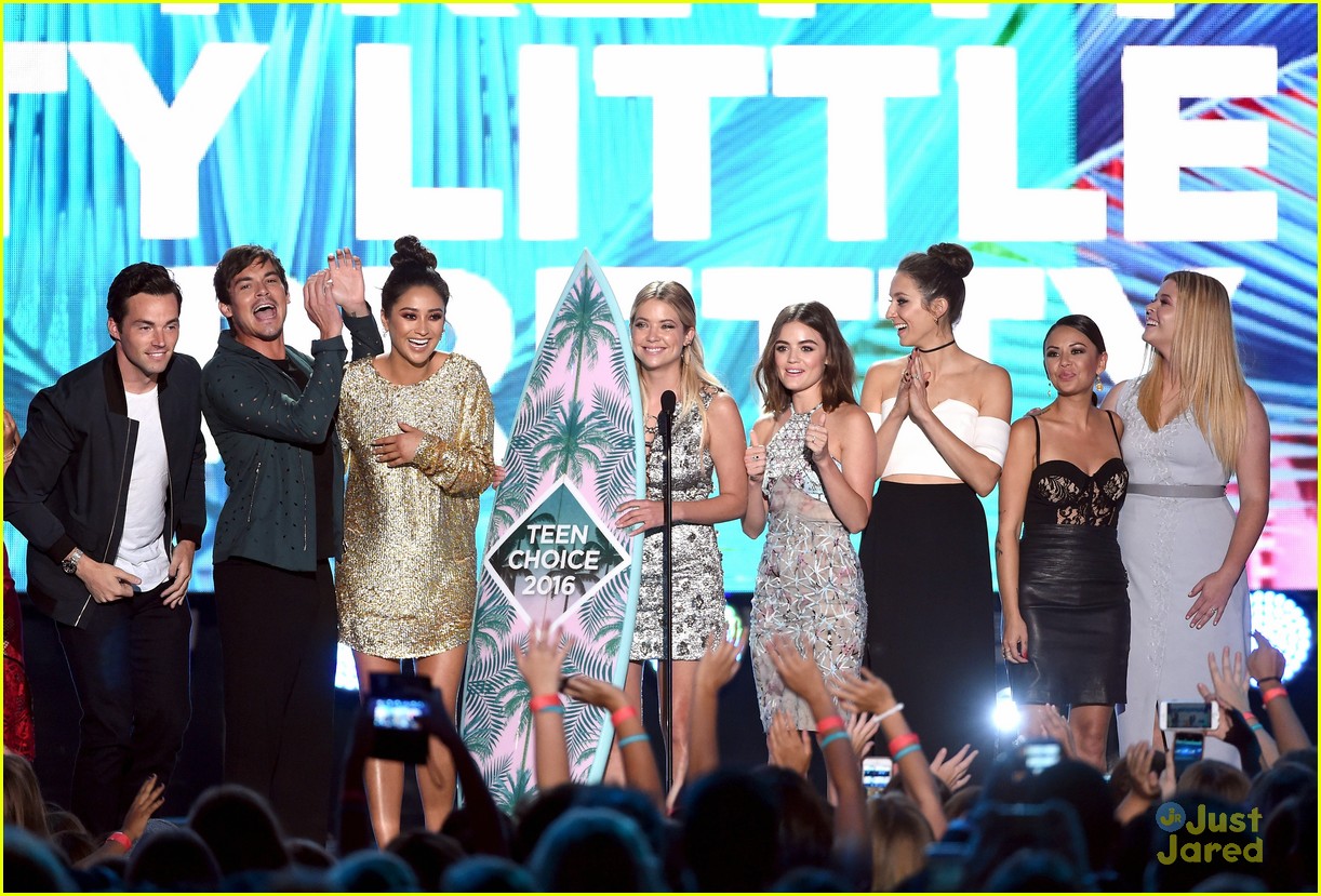 pretty little liars win everything teen choice awards 03