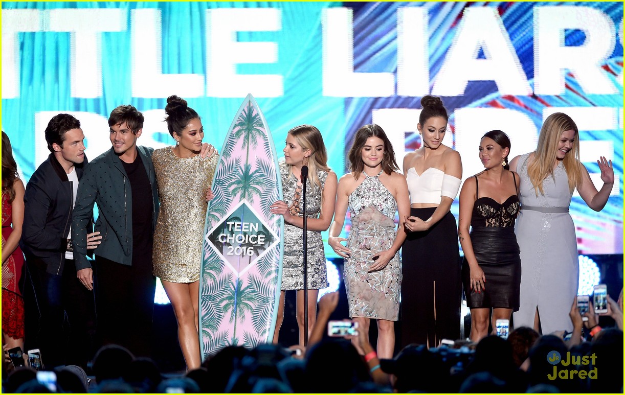 pretty little liars win everything teen choice awards 05