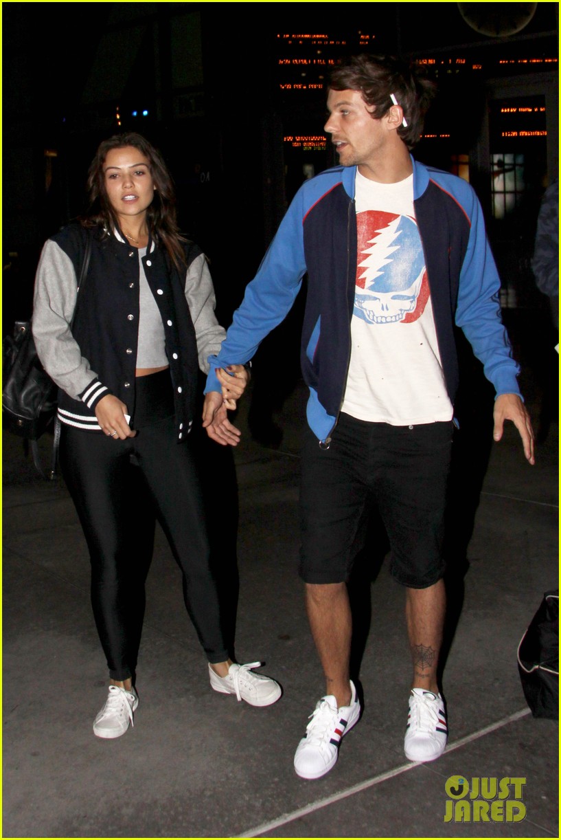 louis tomlinson danielle campbell have a movie night 04
