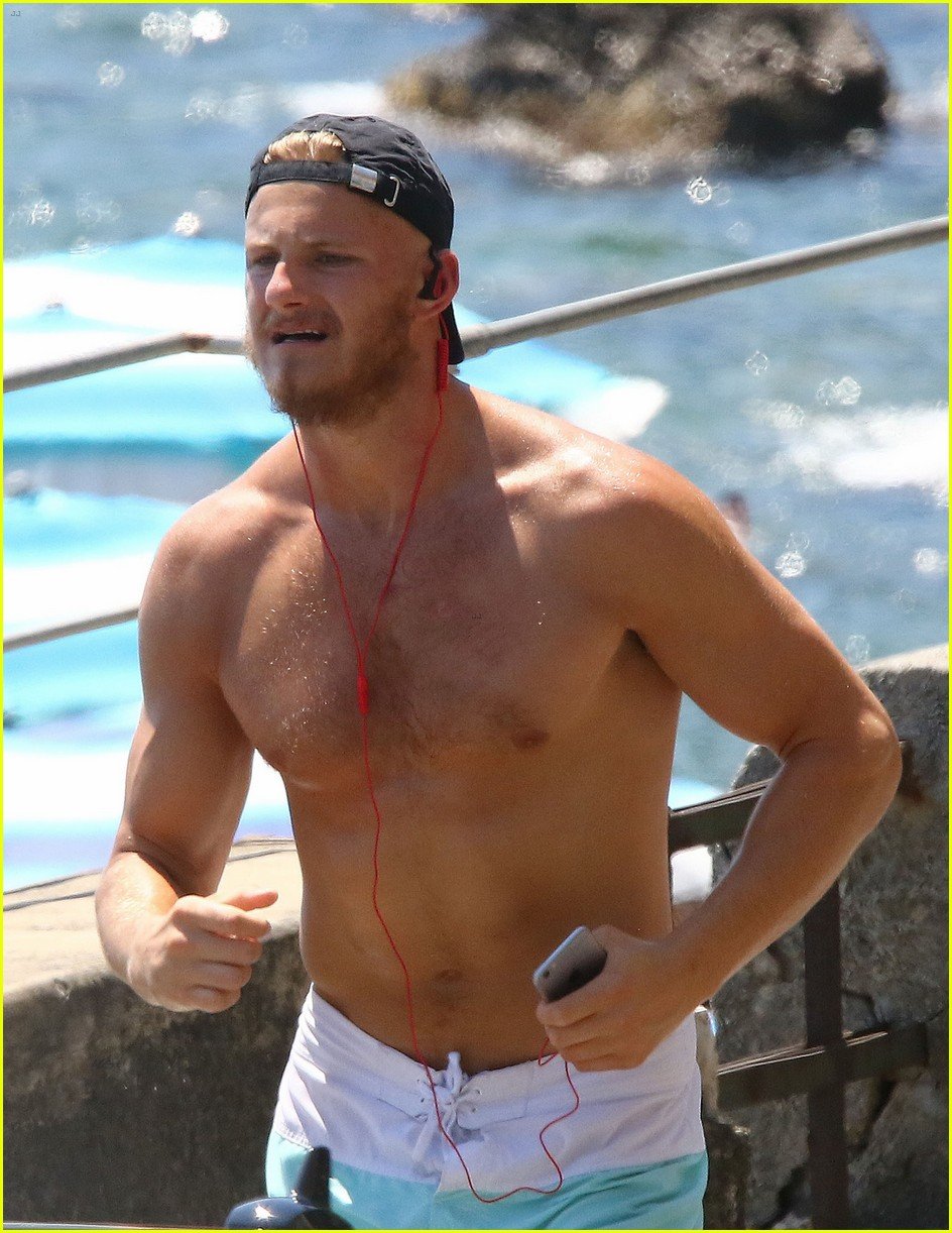 alexander ludwig goes shirtless while working out in italy 04
