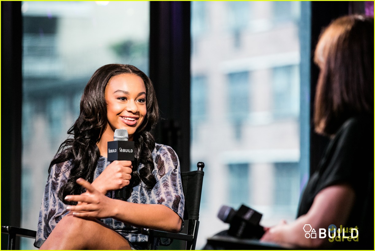nia sioux aol build truth about dancing 03