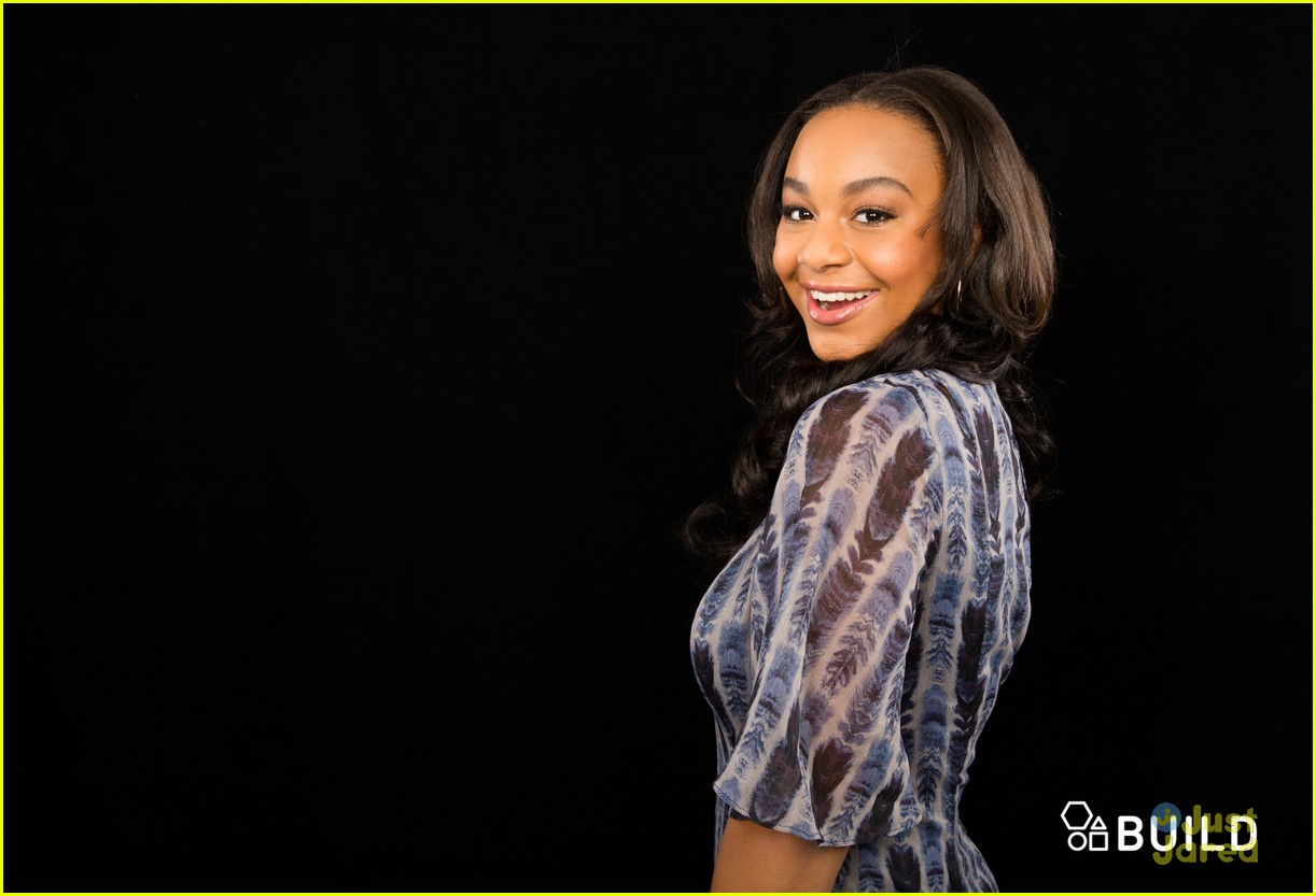 nia sioux aol build truth about dancing 04
