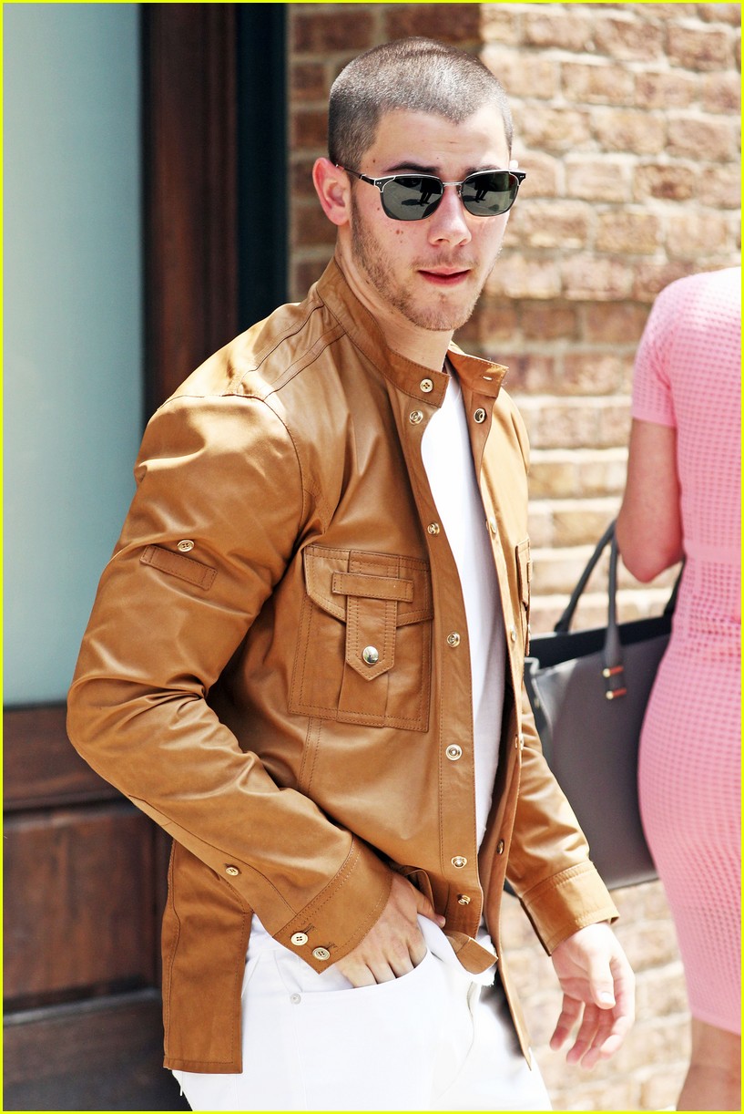 nick jonas opens up about deciding to tour with demi lovato 01