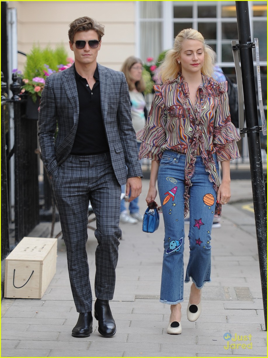 oliver cheshire admits hes pixie lott biggest fan 05