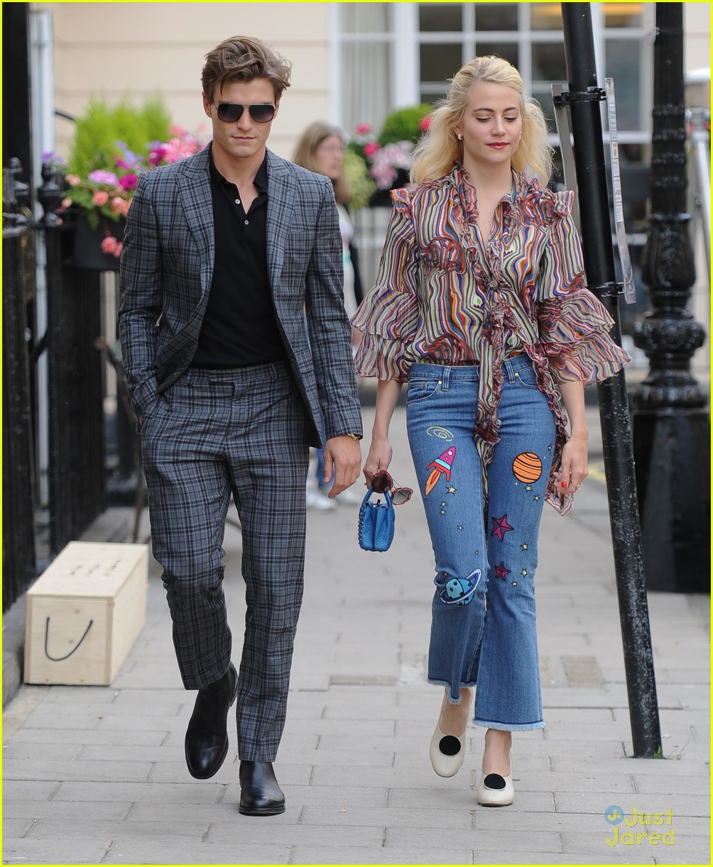 oliver cheshire admits hes pixie lott biggest fan 07