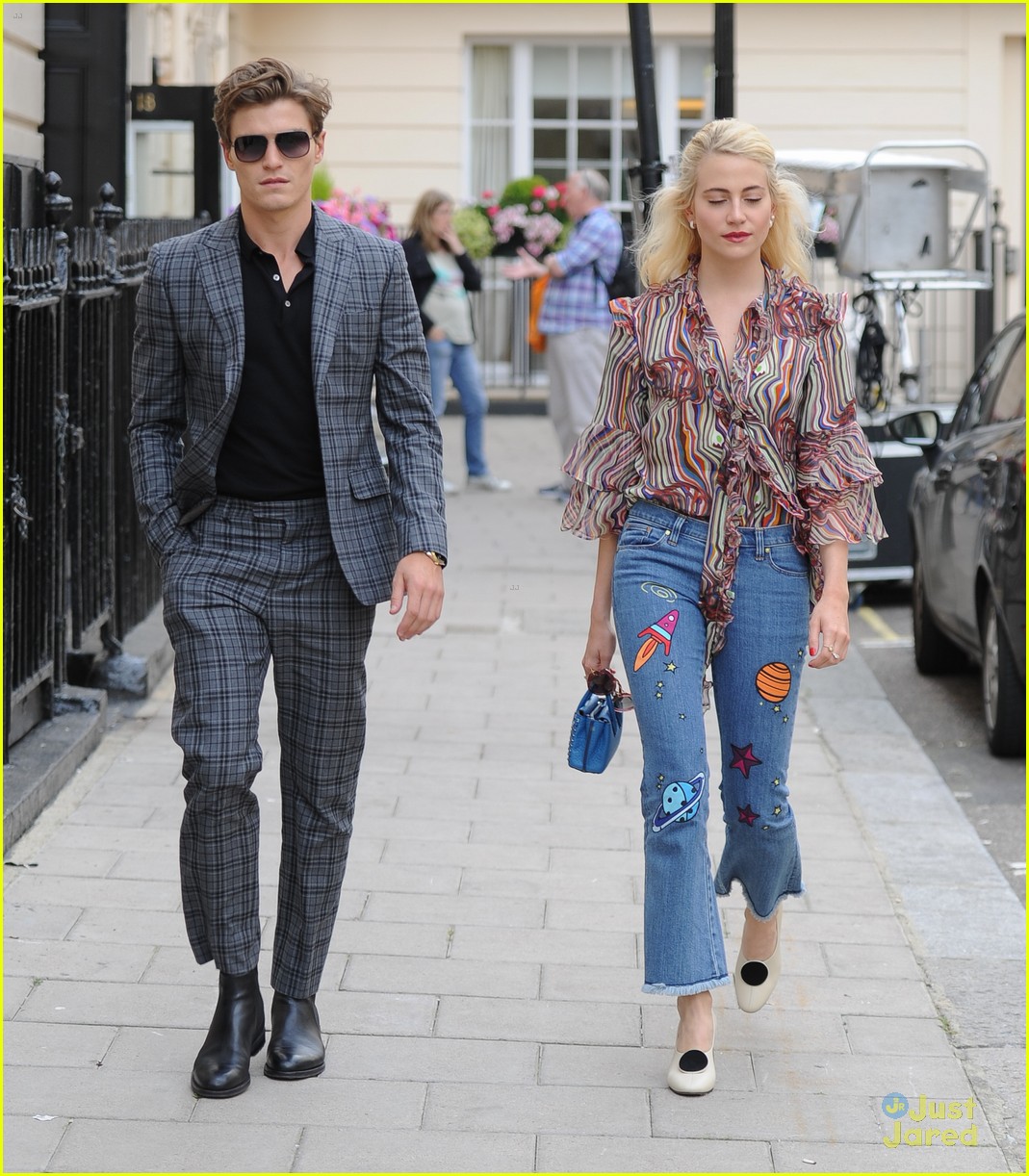 oliver cheshire admits hes pixie lott biggest fan 08