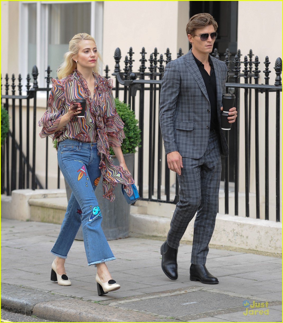 oliver cheshire admits hes pixie lott biggest fan 12