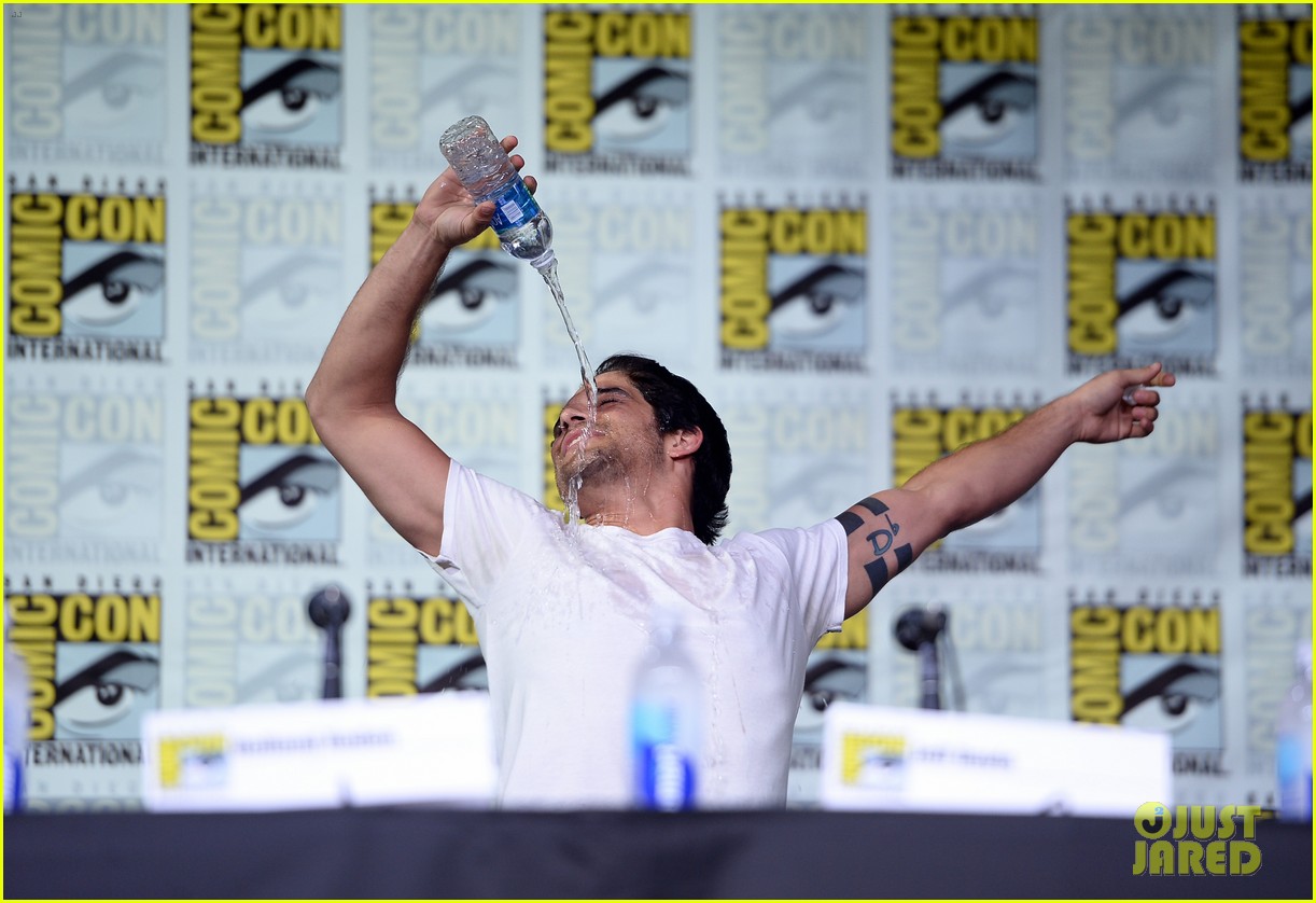 tyler posey does flashdance wet t shirt dance for comic con 05