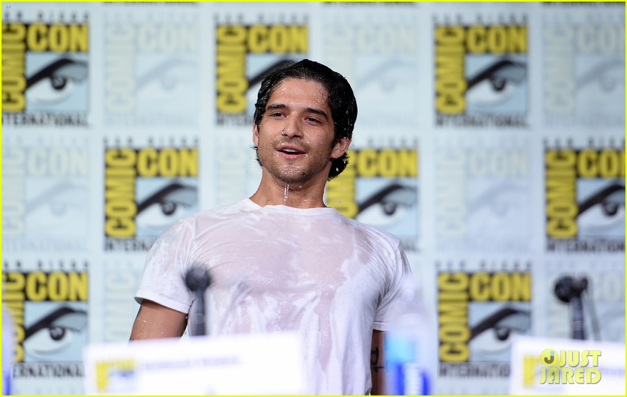 tyler posey does flashdance wet t shirt dance for comic con 08