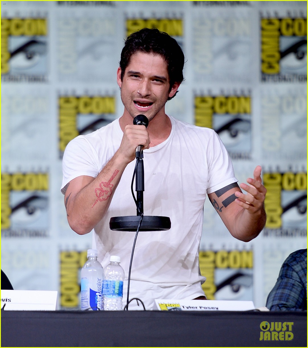 tyler posey does flashdance wet t shirt dance for comic con 14