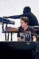 charlie puth performs slow version of we dont talk anymore at teen choice awards 2016 02