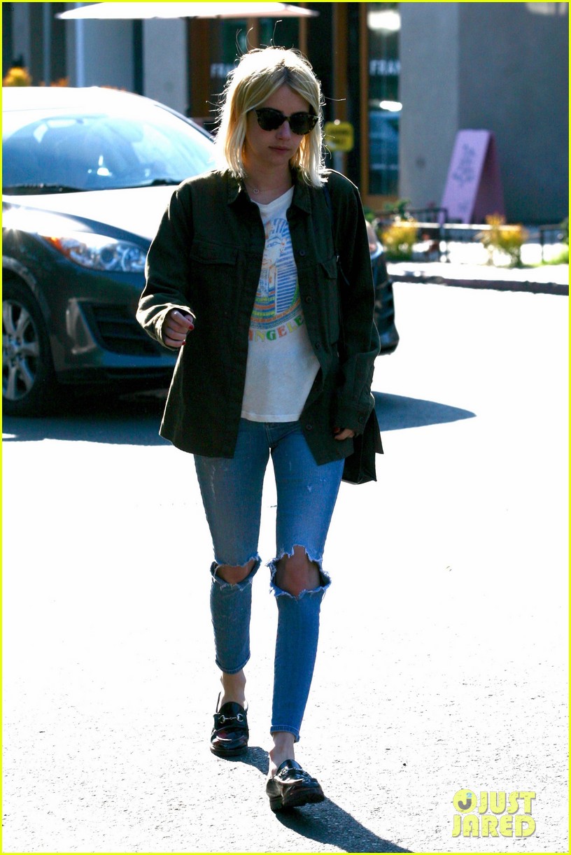 emma roberts steps out after holiday weekend01820