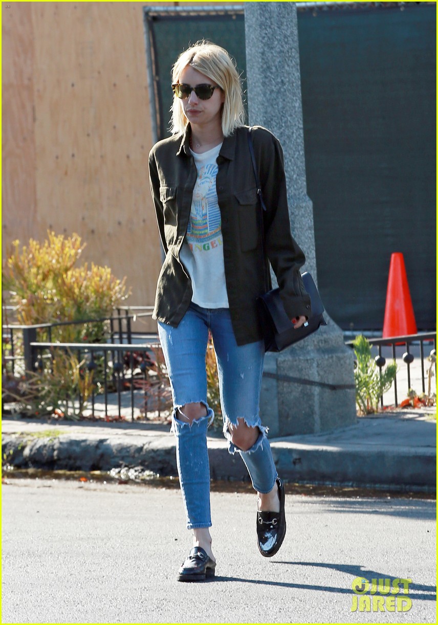 emma roberts steps out after holiday weekend26325