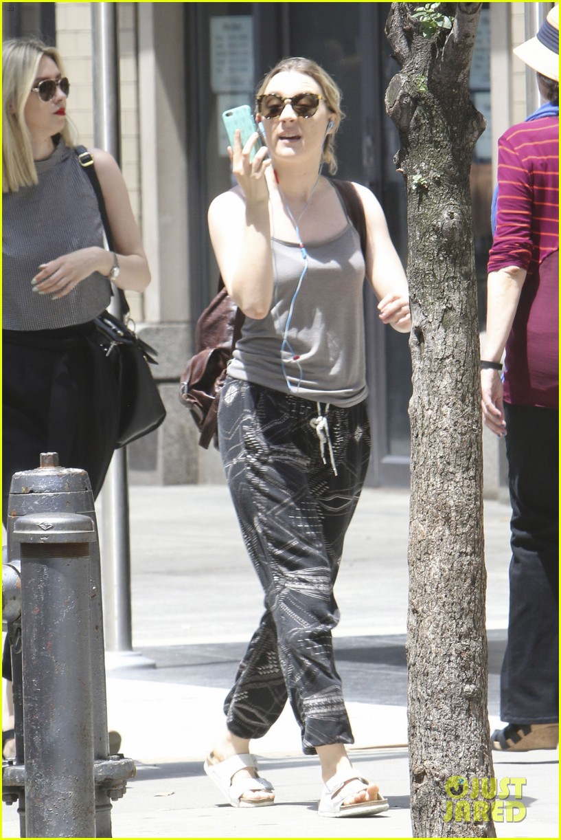 saoirse ronan enjoys the nyc weather during afternoon stroll 03
