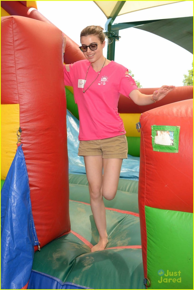 Sami Gayle Has Summer Fun With Kids at Sunrise Day Camp Carnival ...