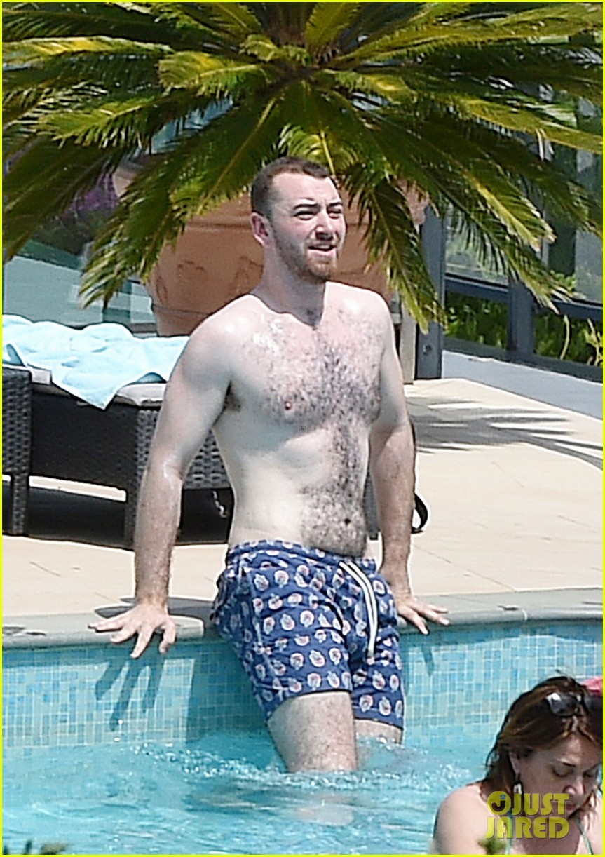 sam smith shows off his slimmed down figure while on vacation02912