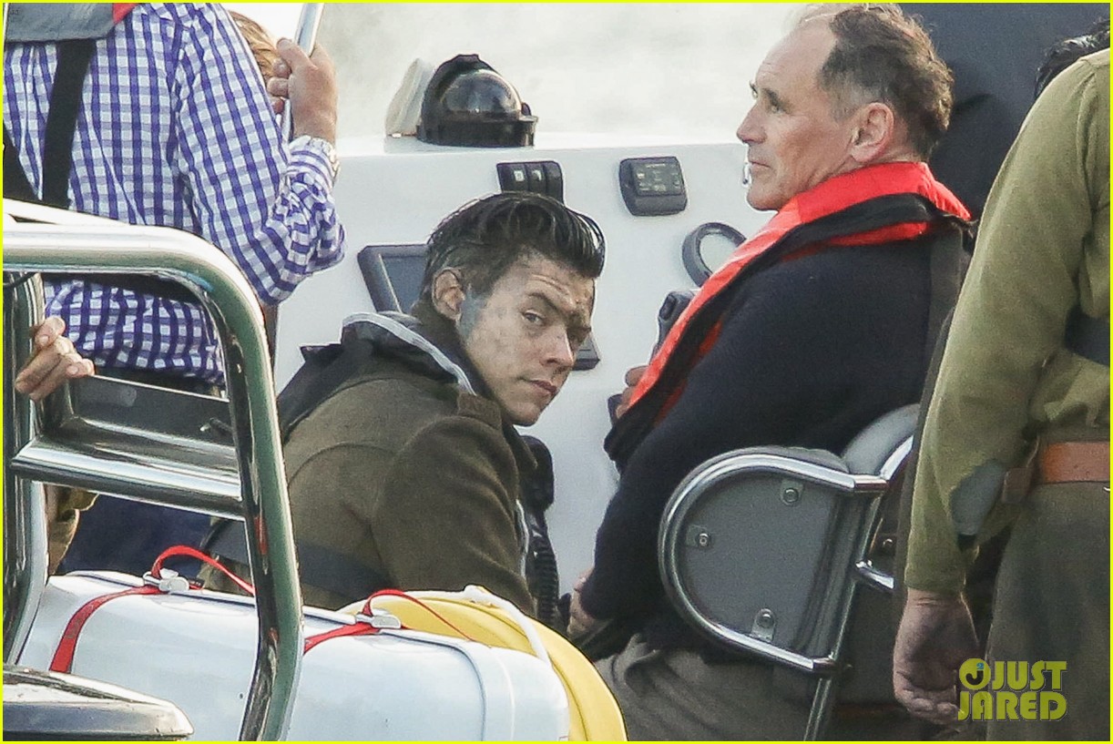 harry styles wraps filming for dunkirk00813