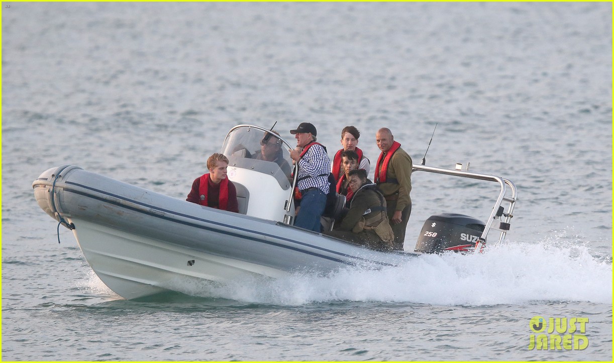 harry styles wraps filming for dunkirk01810