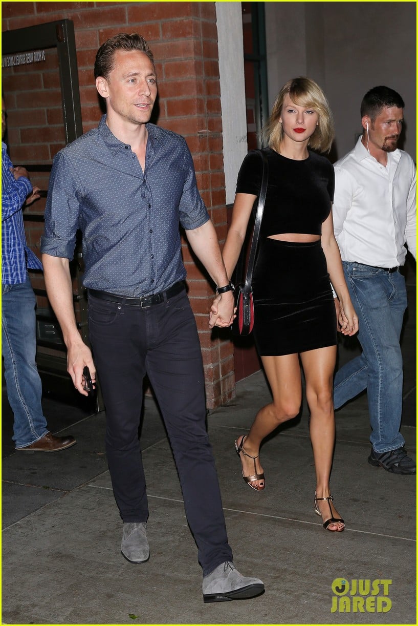 taylor swift tom hiddleston share adorable smiles during date night 03