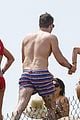 taylor swift tom hiddleston hug hold hands pre july 4th party 34