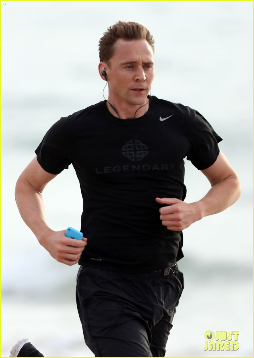 taylor swift tom hiddleston step out separately australia 08