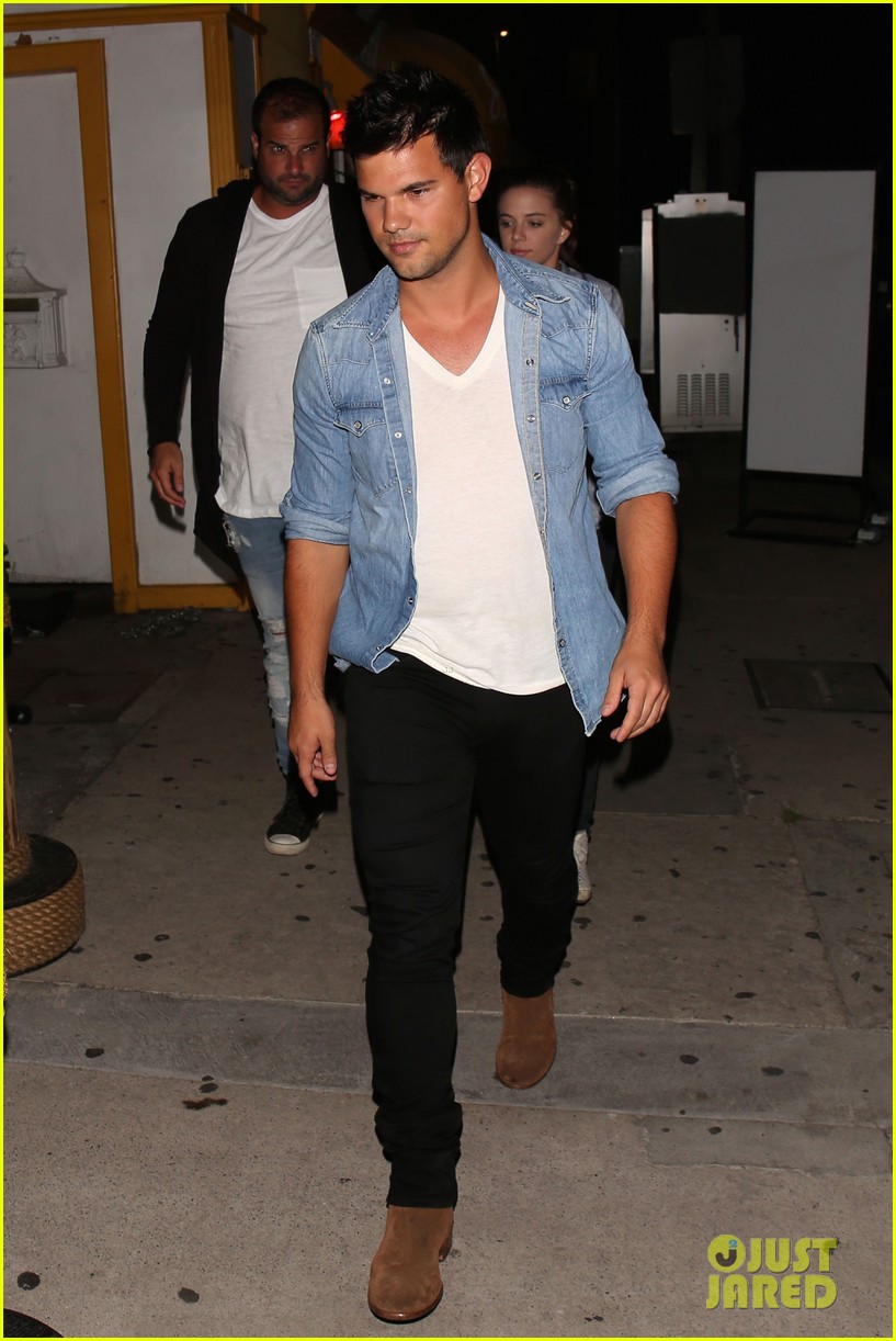 taylor lautner date night nice guy after comic con 03
