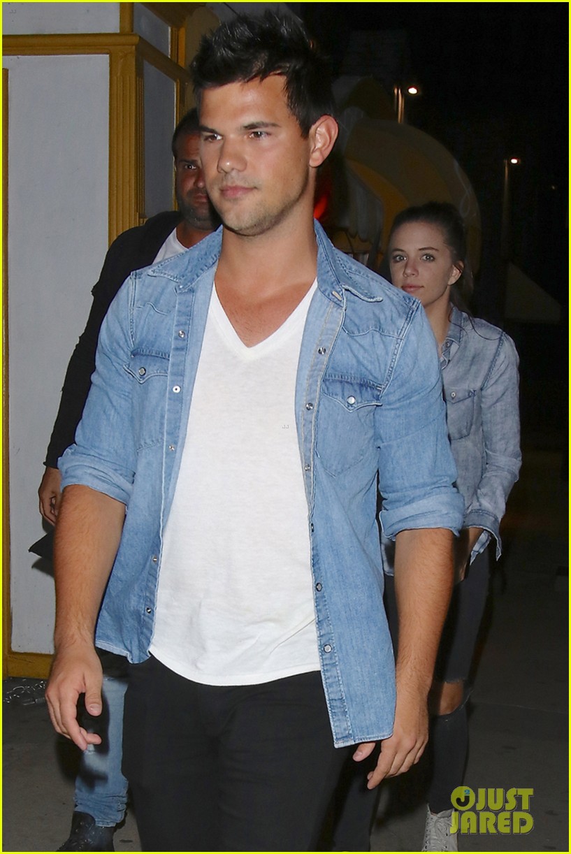 taylor lautner date night nice guy after comic con 09