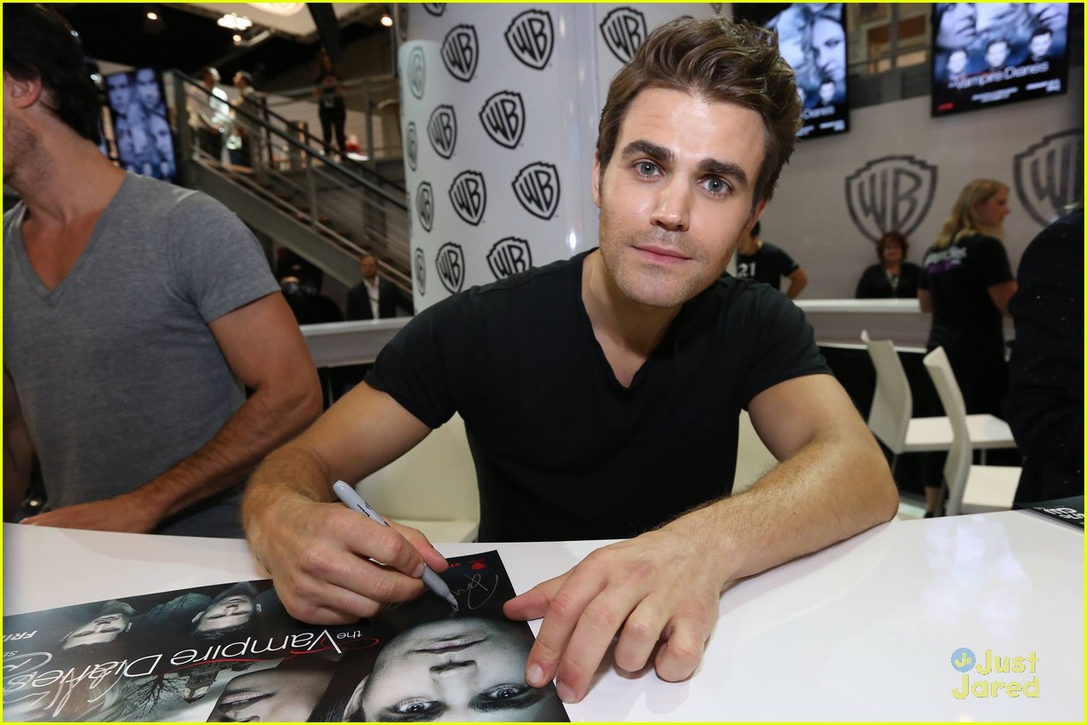 vampire diaries fan signing after panel comic con 08