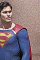tyler hoechlin saves day on supergirl as superman filming 01