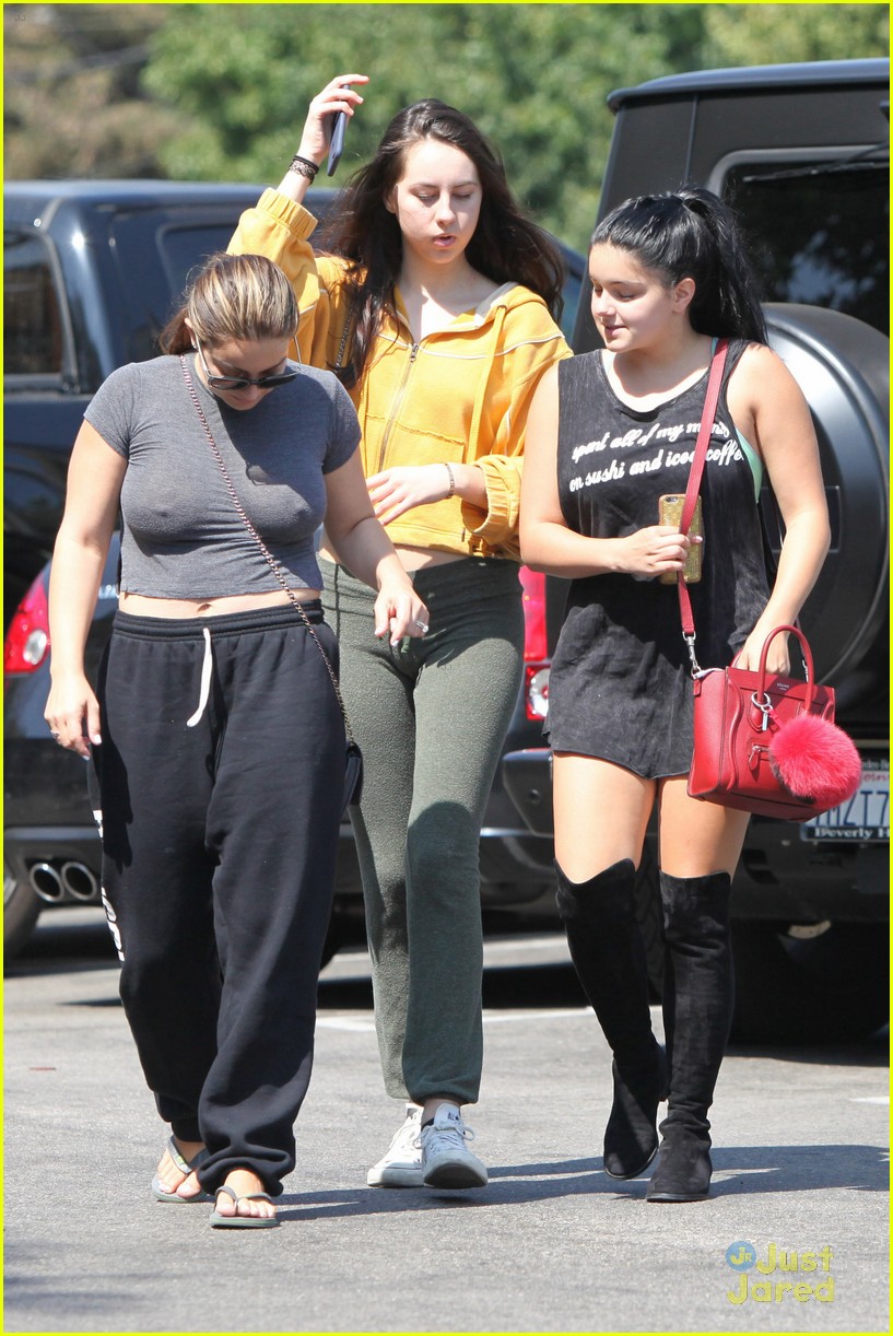 ariel winter new canine addition fam shopping 12