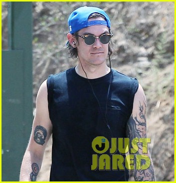 ashley tisdale christopher french hike runyan canyon 02