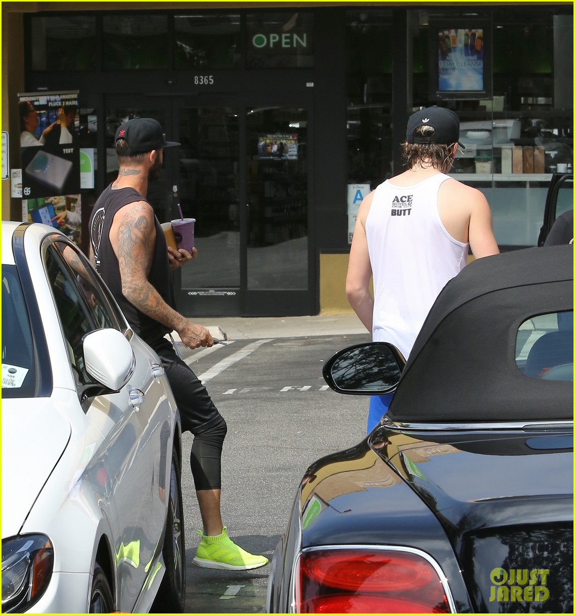 david beckham son brooklyn grab smoothies after cycling class01811