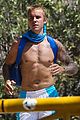 justin bieber goes on a shirtless solo hike 36