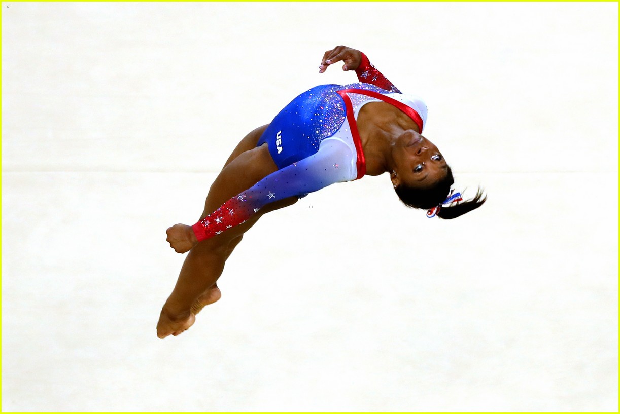 simone biles aly raisman gold silver gymnastics floor routine 10