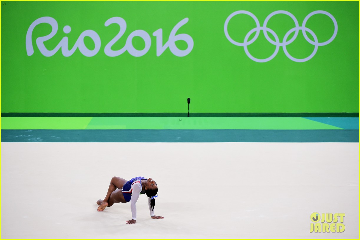 watch simone biles aly raisman floor routines olympics 14