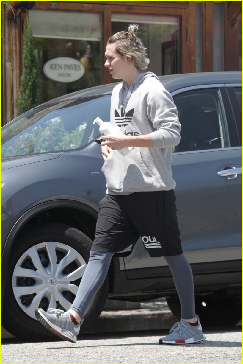brooklyn beckham goes shirtless in gym workout photo 25