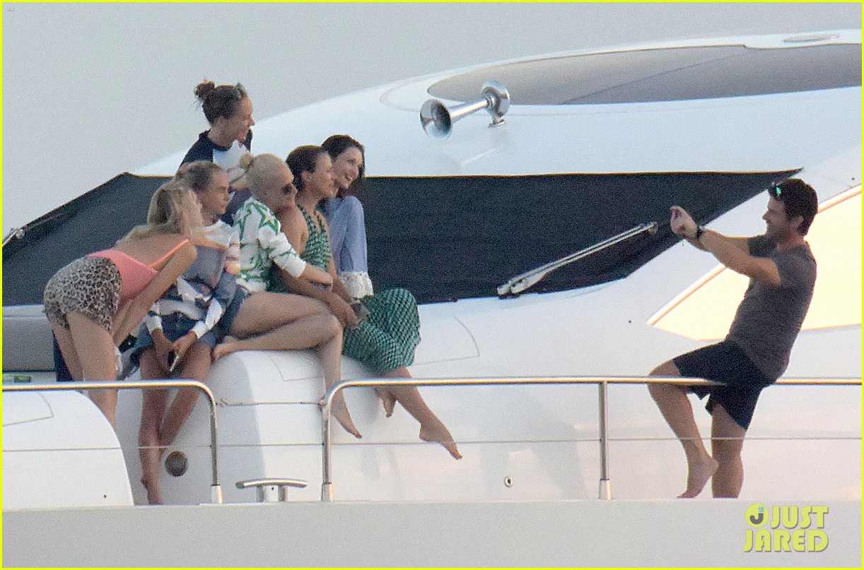 cara delevingne yacht vacation with sister 12