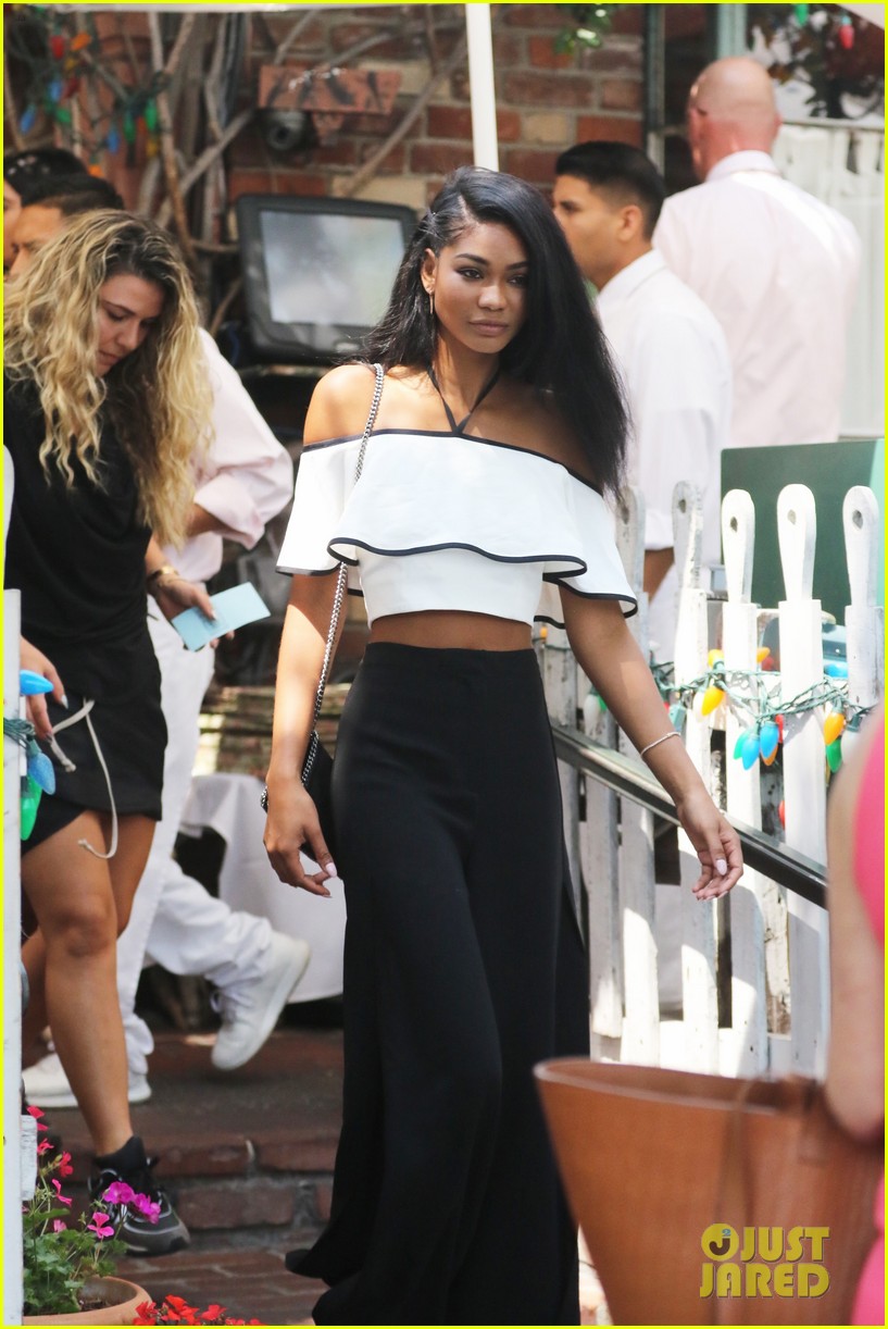chanel iman ivy lunch friends xoxo campaign 20
