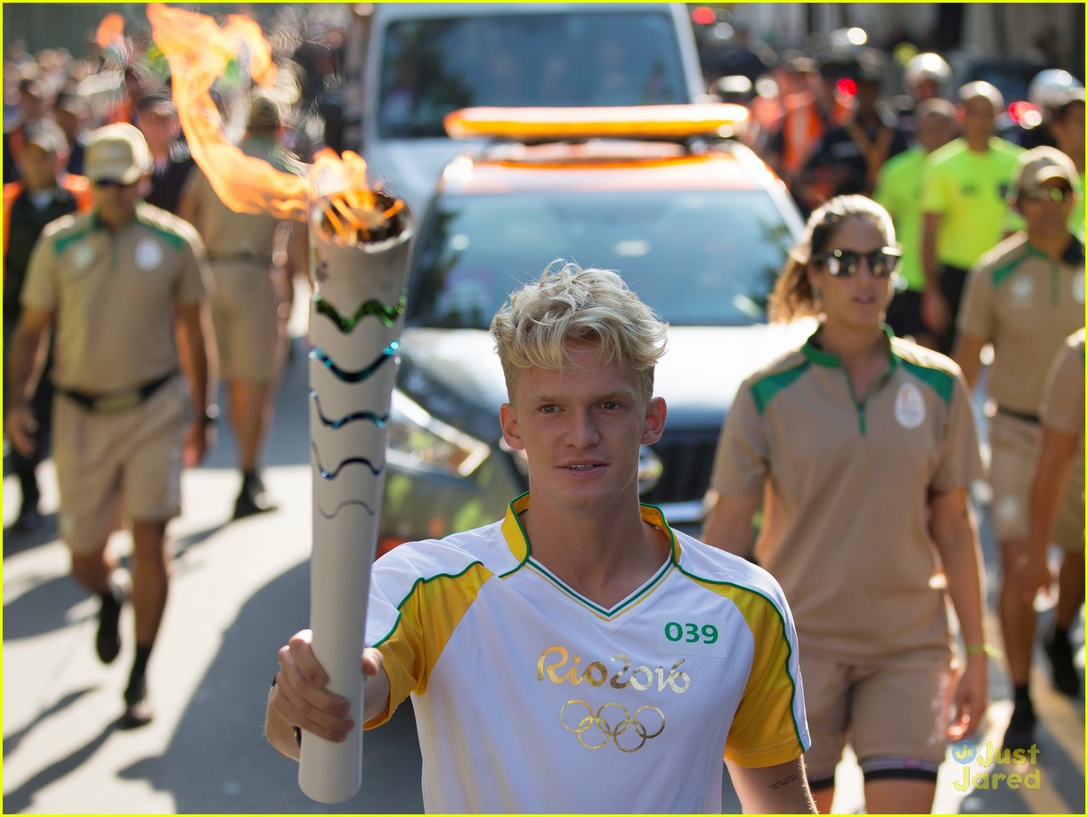 cody simpson alli simpson torch relay rio olympics 08