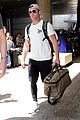 zac efron arrives back in los angeles 03